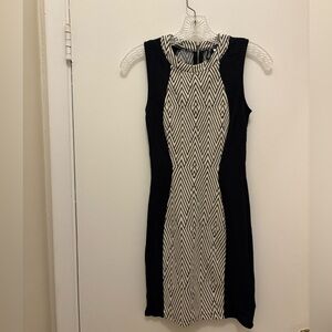 Black and White Geometric Pattern Mini Dress with stretch